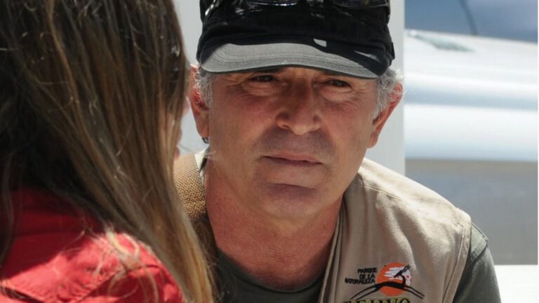 El presidente de la asociación vecinal, durante la entrevista