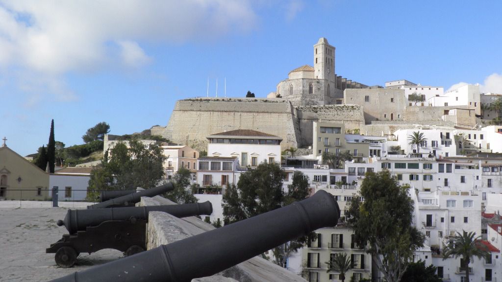 dalt vila