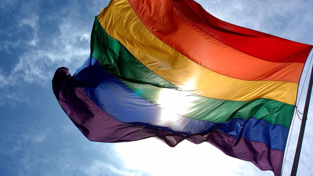 bandera gay homofobia