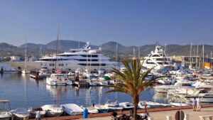 El conseller dijo que se necesita calidad est&aacute;ndar para atraer cruceros