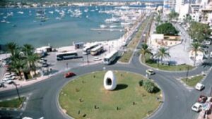 Uno de ellos es el solar que hay detr&aacute;s del hotel Piscis Park
