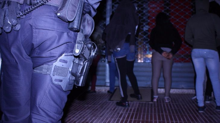 Momento de la actuación de la Policía Nacional
