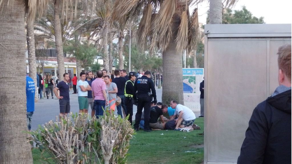 pelea alemanes vendedores arenal