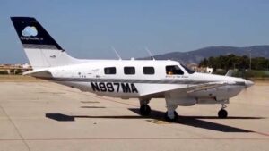 Avioneta en la pista de Son Bonet