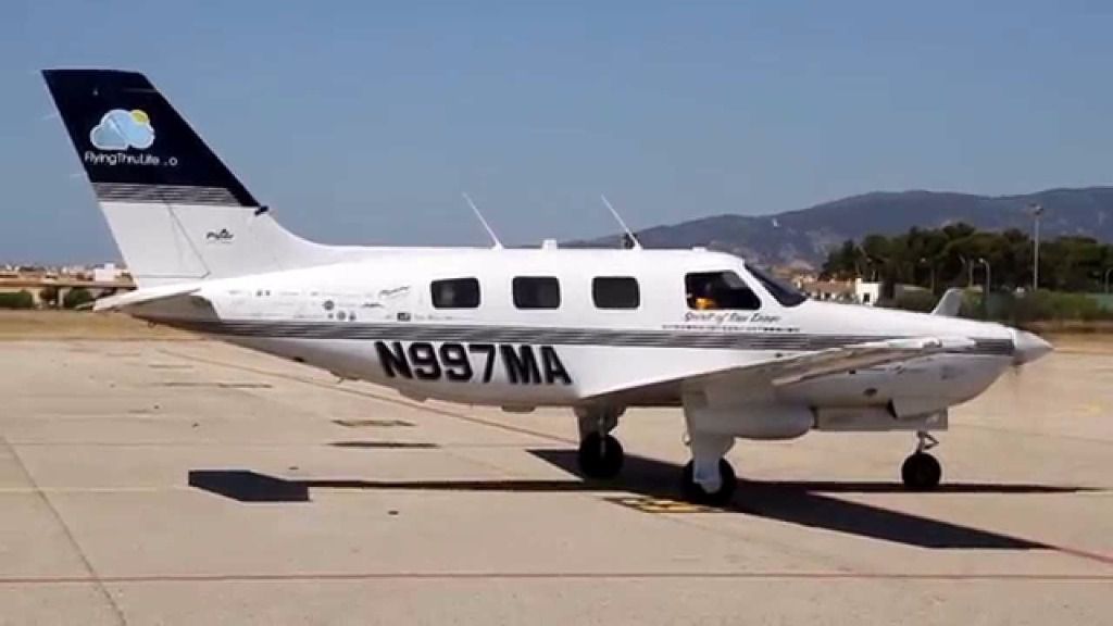 Avioneta en la pista de Son Bonet