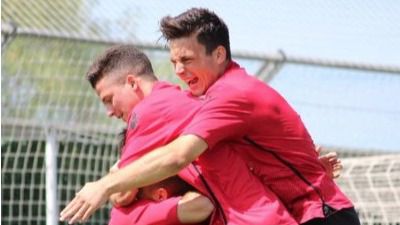 Los jugadores del Mallorca B celebran la victoria