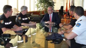Reuni&oacute;n entre el presidente del Consell y el general jefe de la UME