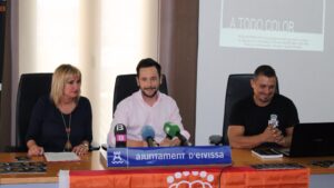 Rafa Ruiz junto a Marta D&iacute;az y Antonio Balibrea