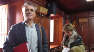 Concejales socialistas saliendo del pleno municipal