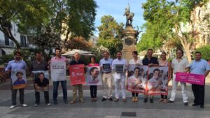 pegada carteles 26J elecciones
