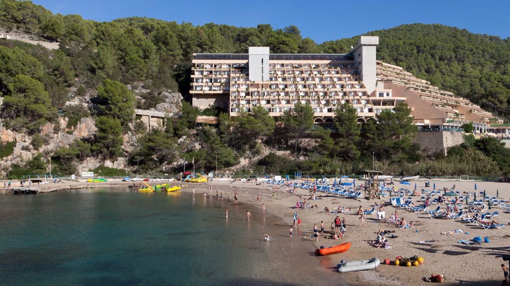 hotel cartago port de sant miquel