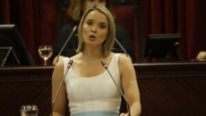 La portavoz del PP dice que no seguir&aacute;n el juego a M&eacute;s y a Podemos