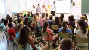 Los alumnos aprender a ahorrar agua y energ&iacute;a