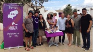 Los candidatos de Units Podem M&eacute;s han participado en una mesa informativa