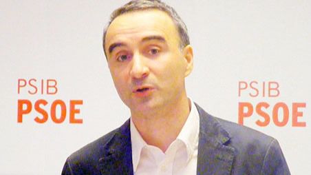 Y dice que la actual situación tiene a España en el diván