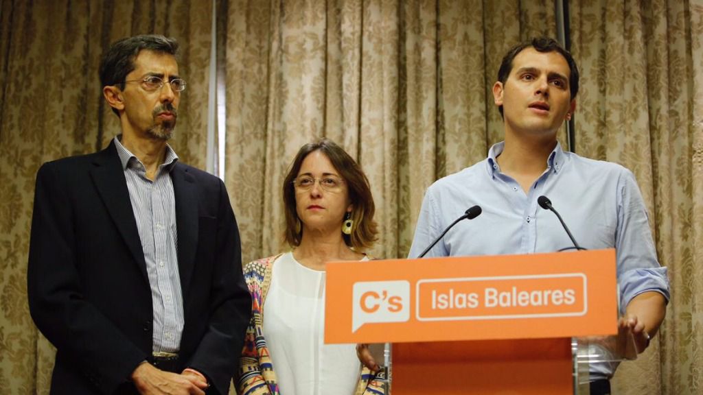 Albert Rivera junto al cabeza de lista por Balears Fernando Navarro