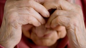 Manifiesto contra el maltrato a los mayores
