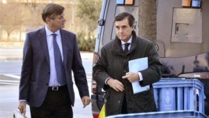 El abogado Zaforteza junto a su representado