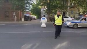 El robot en plena calle