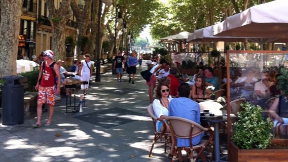 Los empresarios piden al consistorio que siga dinamizando el emblemático paseo