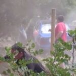 Momento en el que el piloto invade la zona en la que se encontraban los espectadores