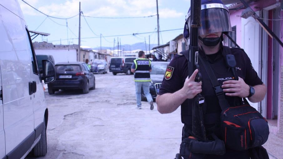Efectivos policiales desplegados en esta operación