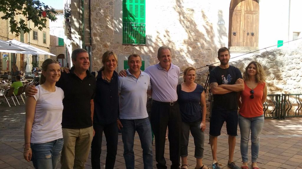 Acompañada de candidatos y cargos del PP