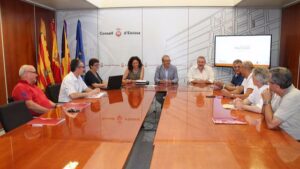 Reuni&oacute;n en la sede del Consell d'Eivissa