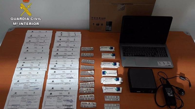 Medicamentos incautados por la Guardia Civil