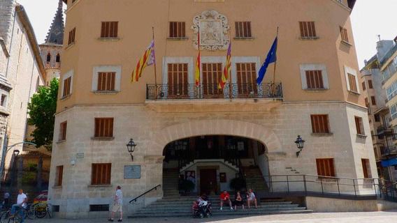 Fachada del ajuntament de Sóller