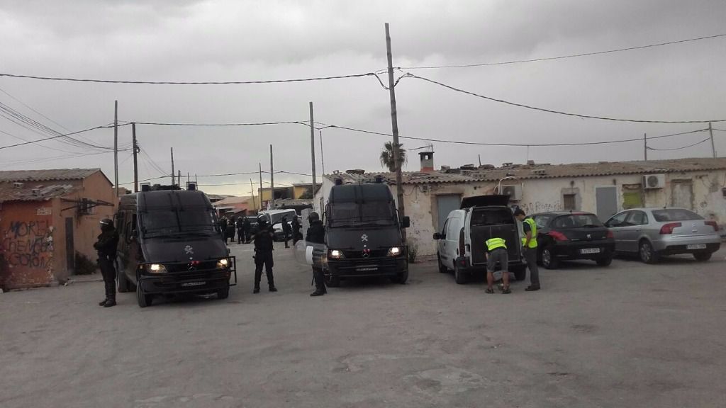 El operativo supera los 200 agentes con efectivos llegados de la península