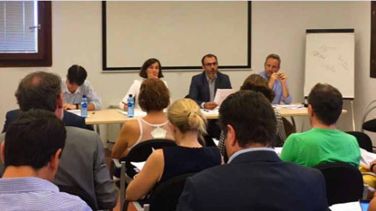 El vicepresidente Barceló en la reunión con los representantes del sector turístico