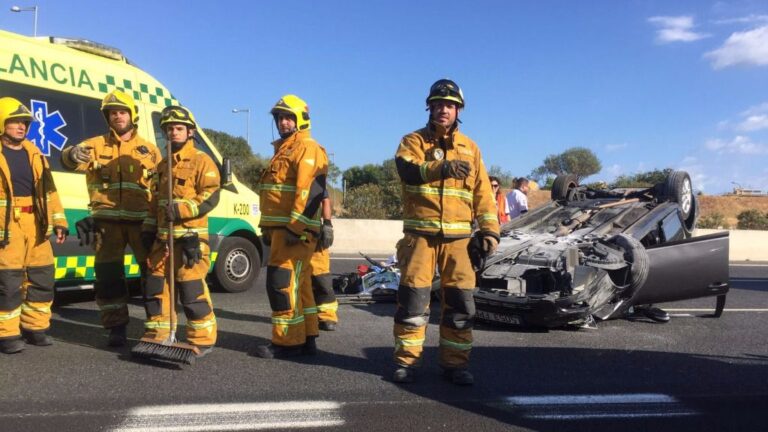 Los bomberos de Palma y servicios sanitarios se han desplazado hasta el lugar