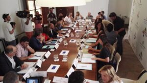 Imagen de la reuni&oacute;n constitutiva de la comisi&oacute;n
