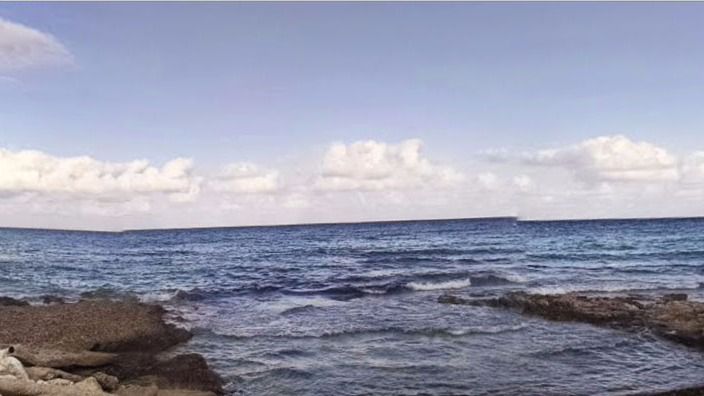 Lo han sacado del agua inconsciente