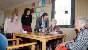 Fern&aacute;ndez lo present&oacute; "como alternativa para los que quieren vivir en su casa"