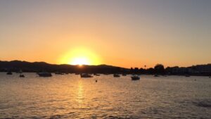 embarcaciones fondeadas en talamanca