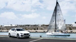 El Maserati junto a su nuevo modelo Levante.