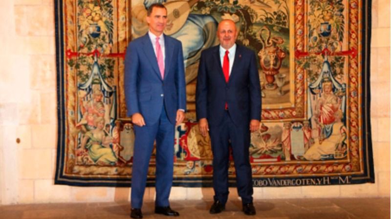 Miquel Ensenyat con el Rey en el Palacio de la Almudaina