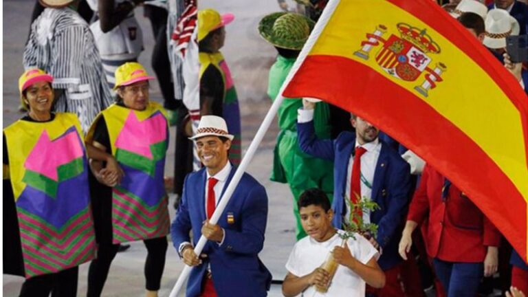 El tenista mallorquín orgulloso y feliz de portar la bandera en el estadio de Maracaná