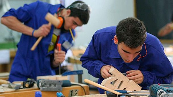 Medidas contempladas en el plan 'Estrategia de Emprendimiento y Empleo Joven'