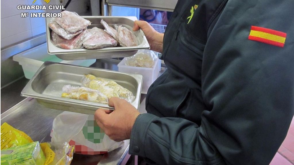 Los frigoríficos no funcionaban, había cucarachas y alimentos caducados