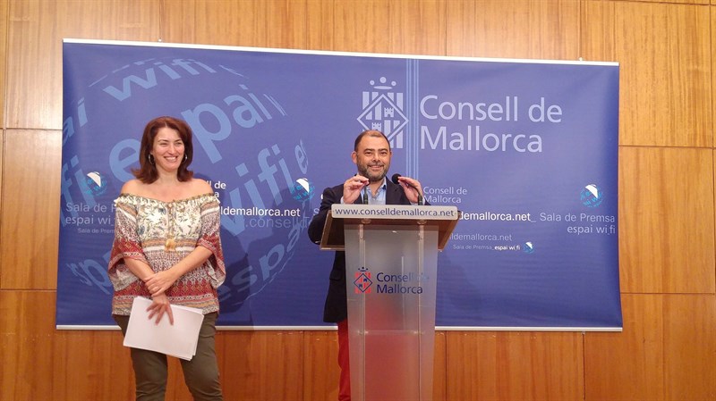 Cosme Bonet, a la derecha