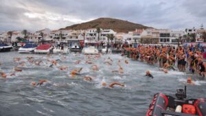 half menorca triatlon fornells natacion