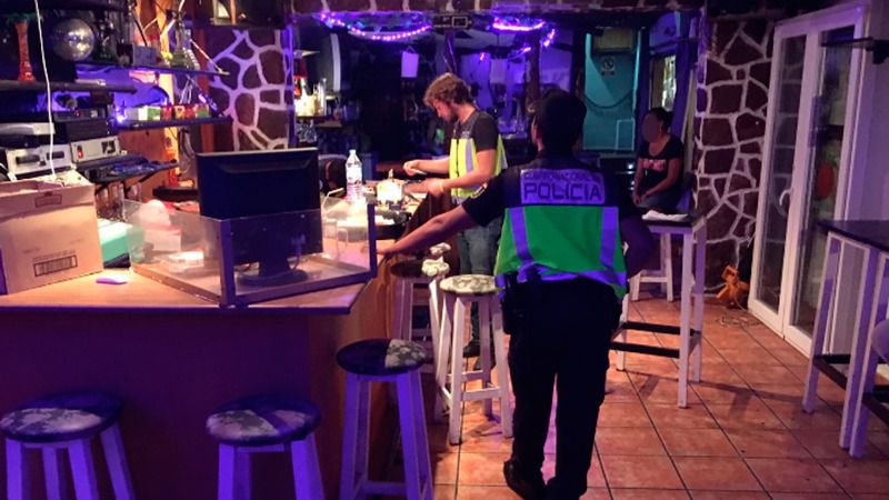Momento de la intervención policial
