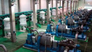 Interior de la desaladora de la bah&iacute;a de Palma