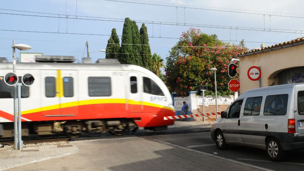 paso a nivel tren