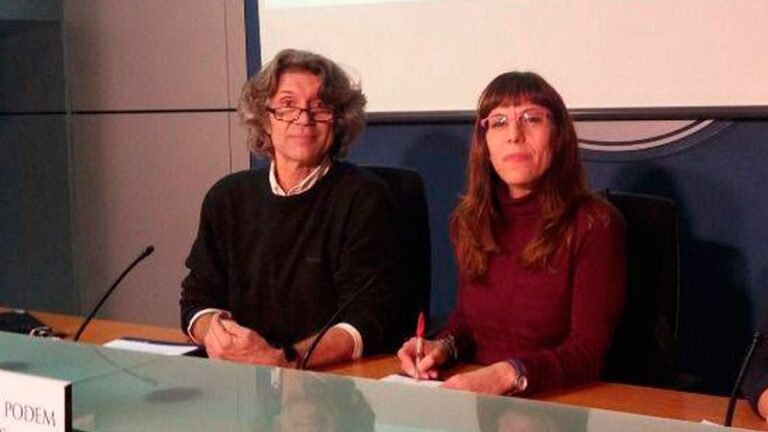 Bachiller y la diputada de Podem, Laura Camargo, en una imagen de archivo