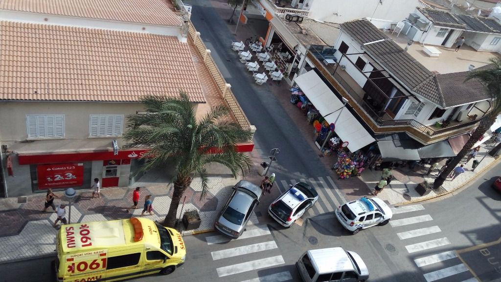 Momento de la llegada de los efectivos policiales