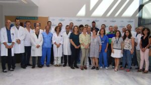 El equipo m&eacute;dico que la logrado salvar el brazo al joven accidentado en Formentera